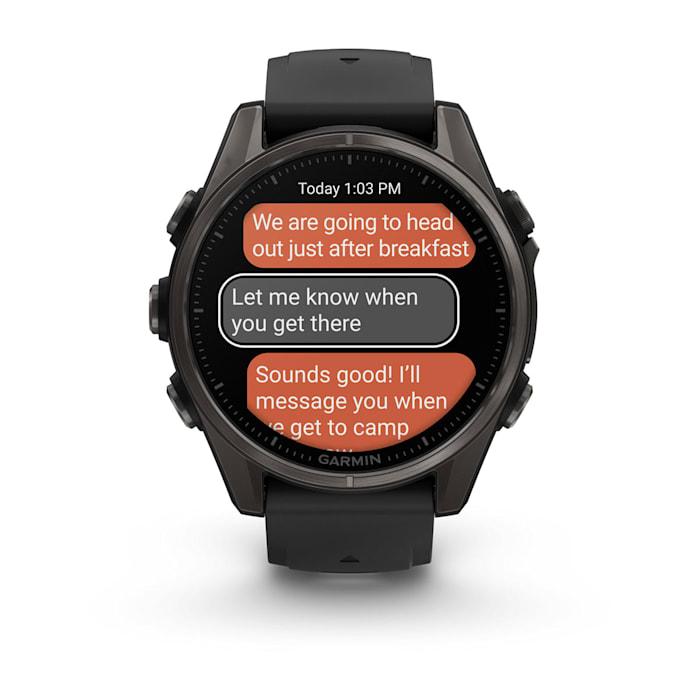 Fēnix® 8 - 43 mm, AMOLED, Sapphire, Titanio, Carbon Gray DLC con cinturino in silicone Black/pebble grey - 010-02903-21
