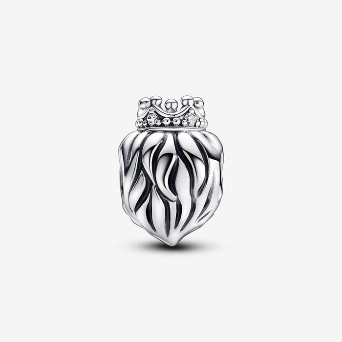 Charm Leone Regale