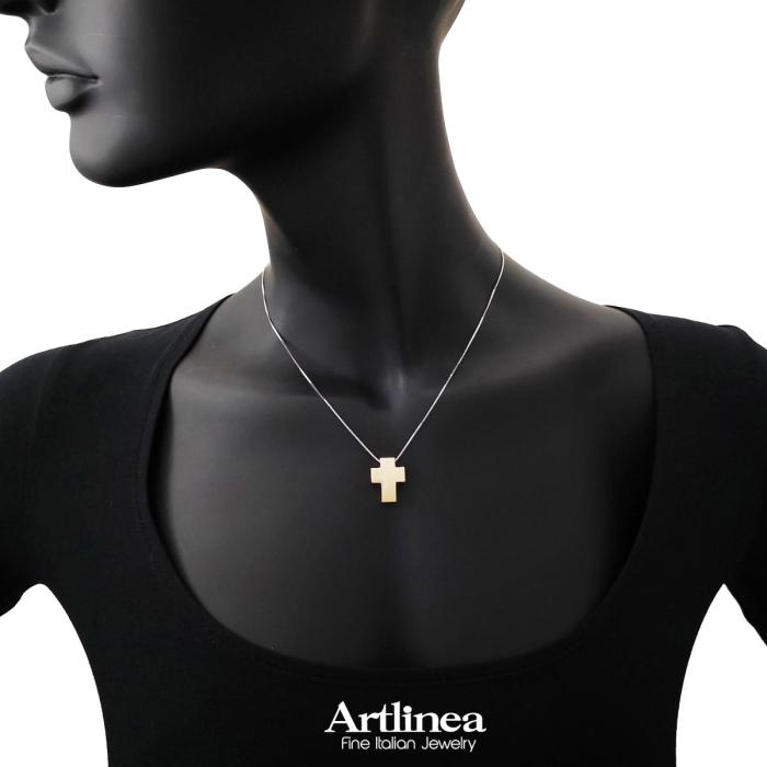 Collana in oro 18kt con pendente a forma di Croce