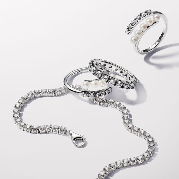 Anello Intreccio con Perle d’Acqua Dolce Coltivate e Pavè