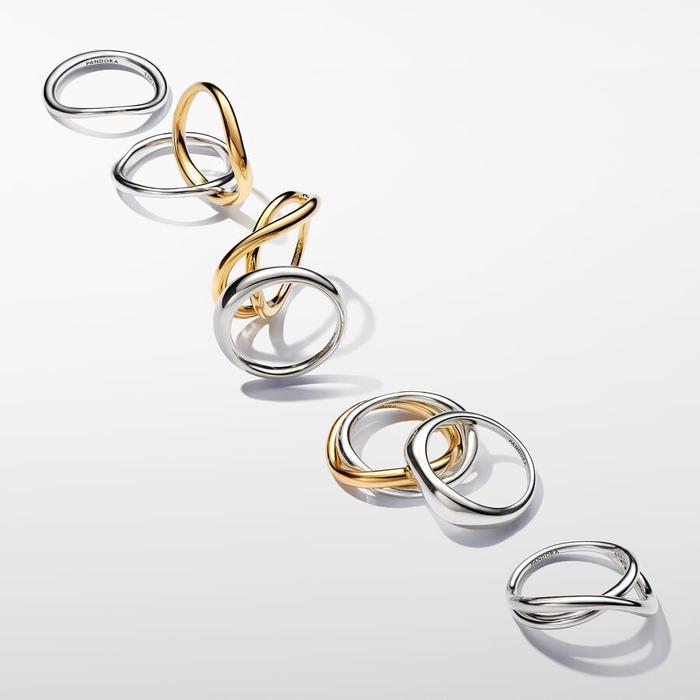 Anello Linea Sinuosa