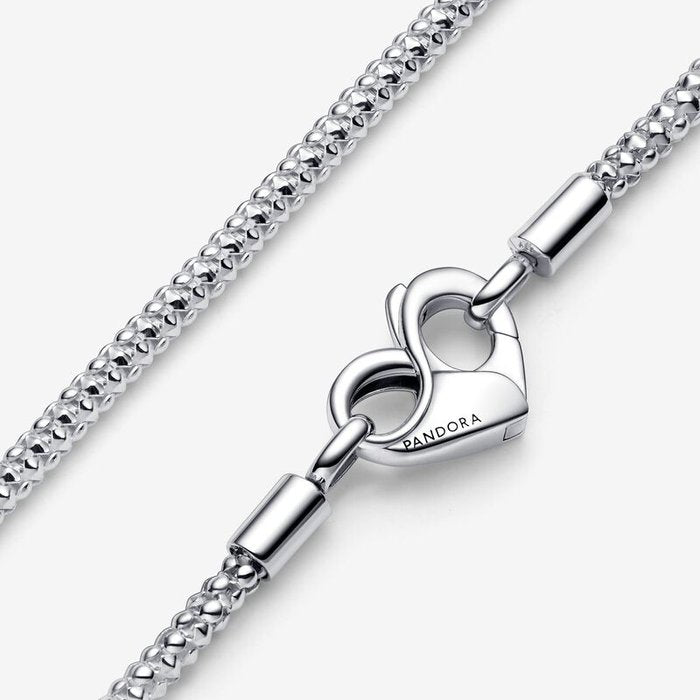 Collana Maglia Geometrica con Chiusura a Cuore