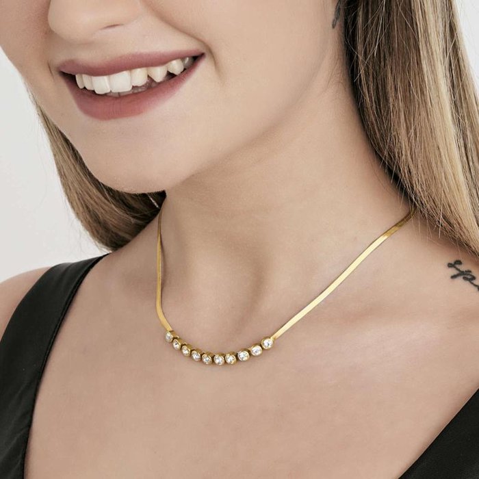 Collana in acciaio ip gold con pietre bianche