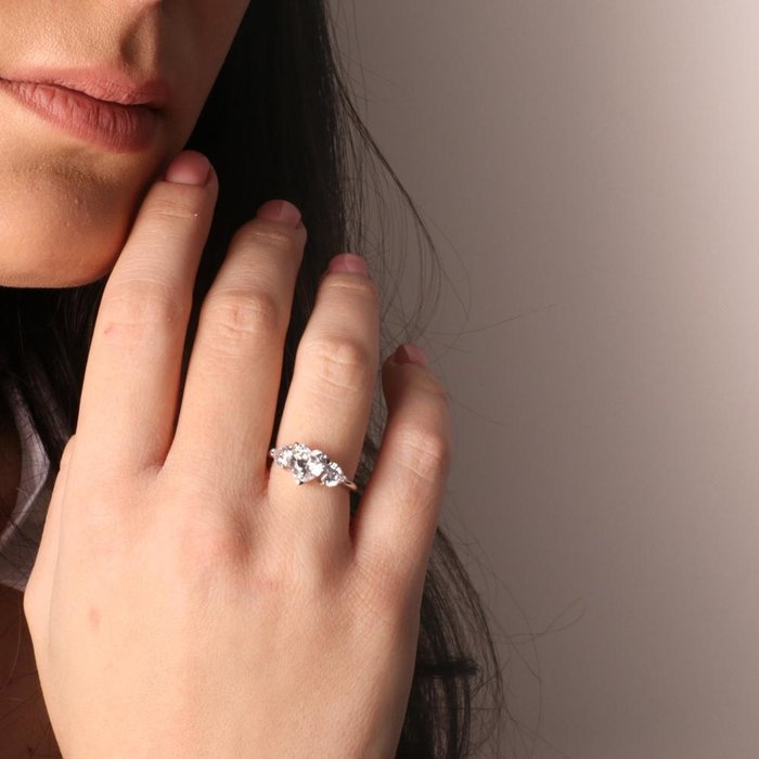 Anello in Argento 925 con cuori in zirconi