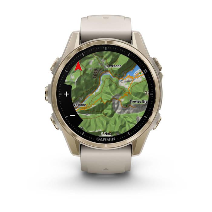 Fēnix® 8 - 43 mm, AMOLED, Sapphire, Soft Gold con cinturino  Fog grey/dark sandstone in silicone
