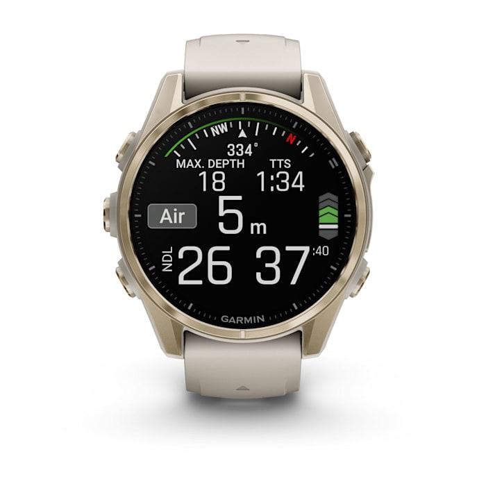 Fēnix® 8 - 43 mm, AMOLED, Sapphire, Soft Gold con cinturino  Fog grey/dark sandstone in silicone