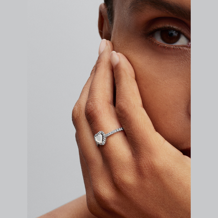 Anello Cuore in Rilievo Bianco