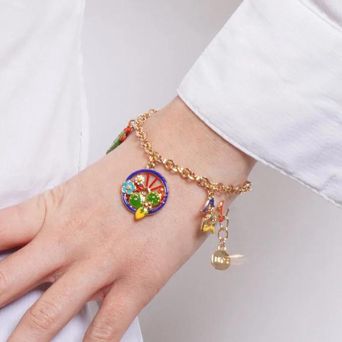 Bracciale in Metallo con ciondoli pendenti, ruota di carro, Trinacria e fico d'india