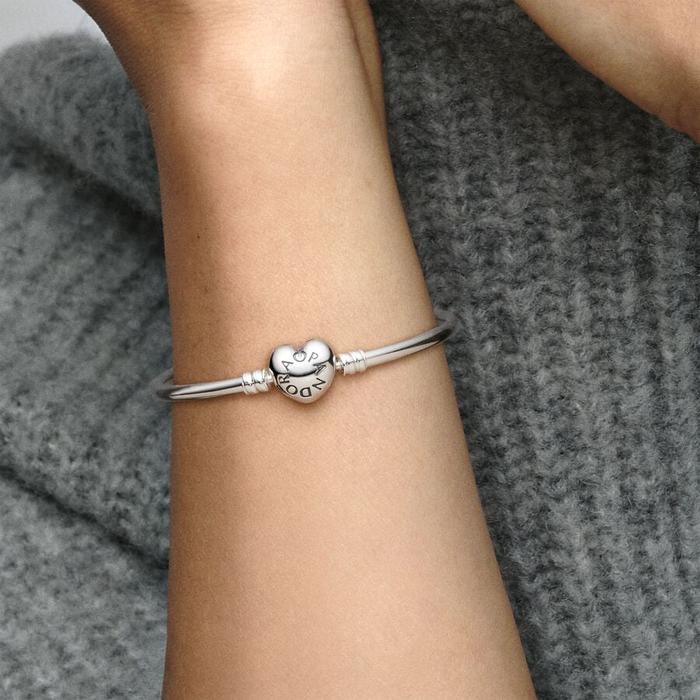 Bracciale Rigido con Chiusura a Cuore