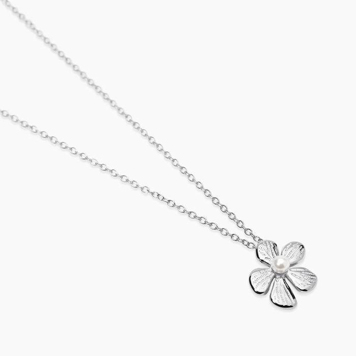 Girocollo con fiore in acciaio martellato Style 65