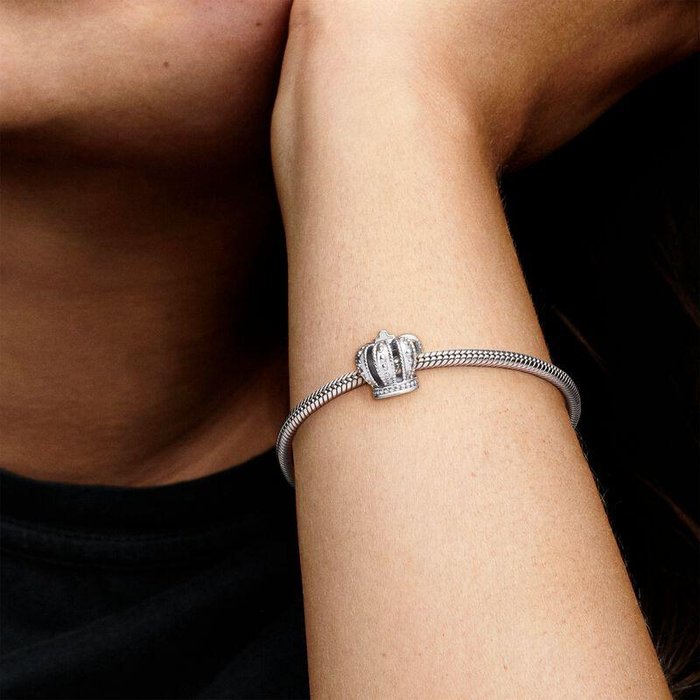 Charm Corona Reale