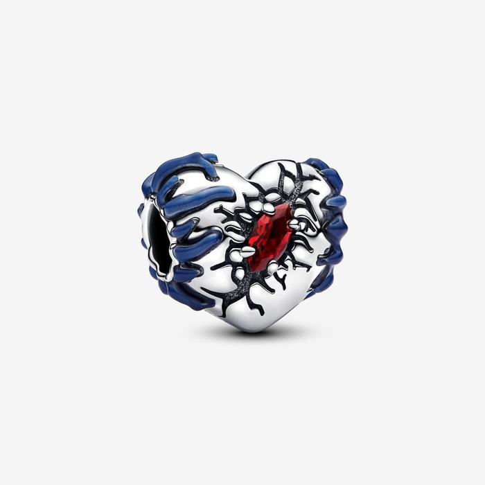 Charm Stranger Things, Cuore che si illumina al buio