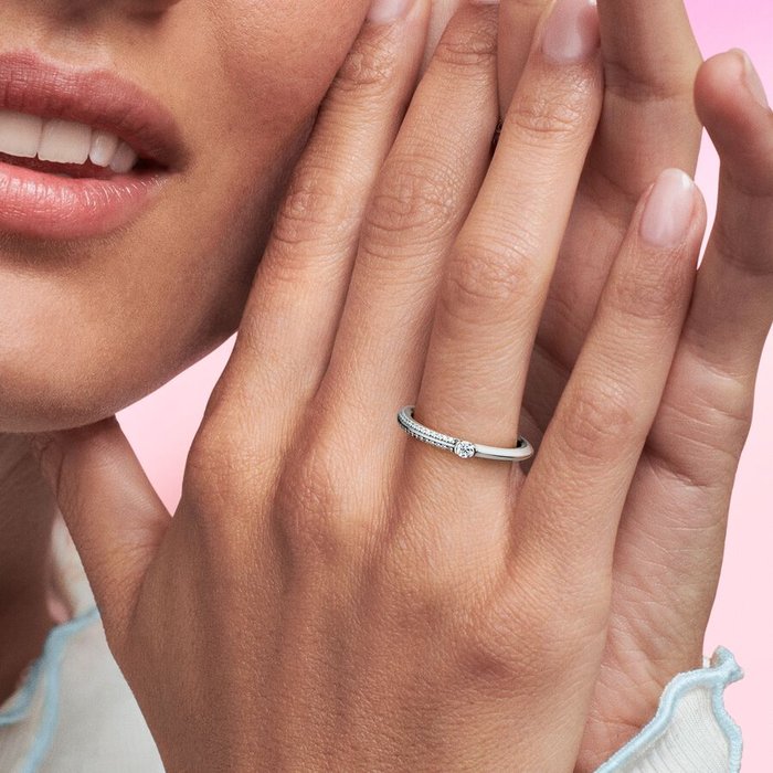 Anello Pietre Luminose & Smalto Bianco Pandora ME