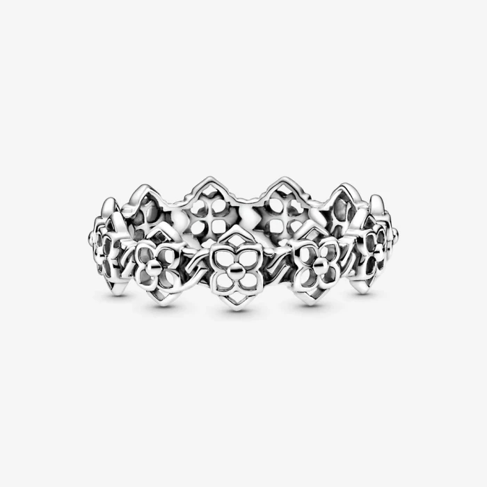 Anello a fascia Petali di rosa