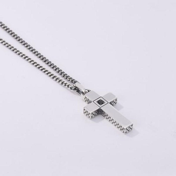 COLLANA CROCE CON PIETRA NERA
