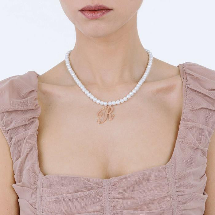 Collana In Acciaio Con Perle Sintetiche E Lettera R