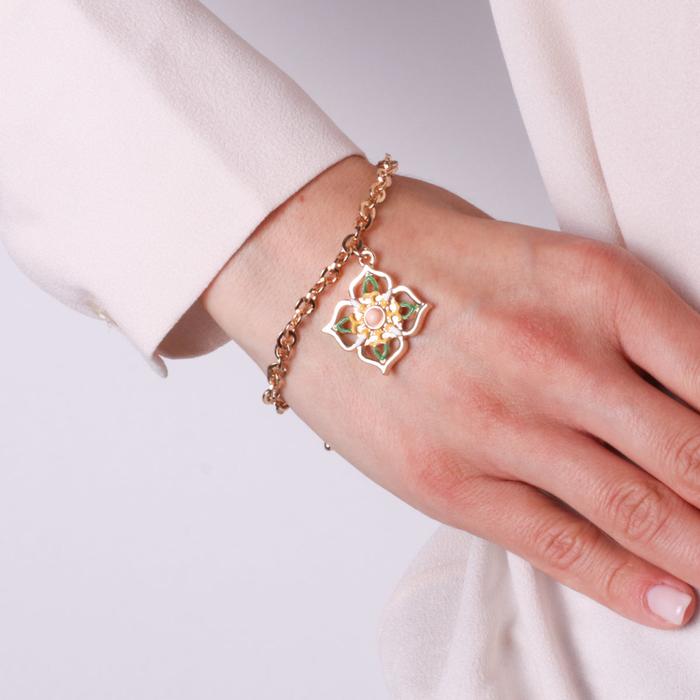 Bracciale in Metallo con croce di Malta  pendente impreziosita da maioliche
